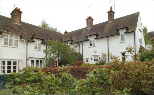 17-23 Creswick Walk